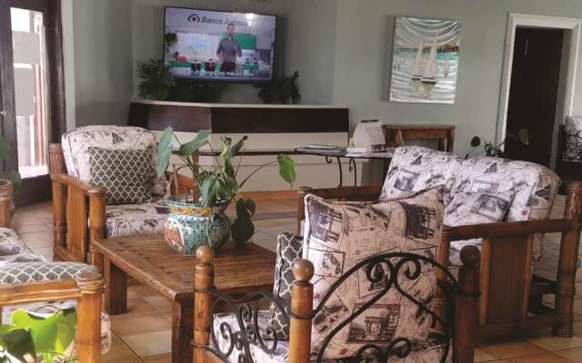 Laos Mar Hotel & Suites