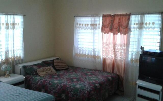Hugo's Guest House