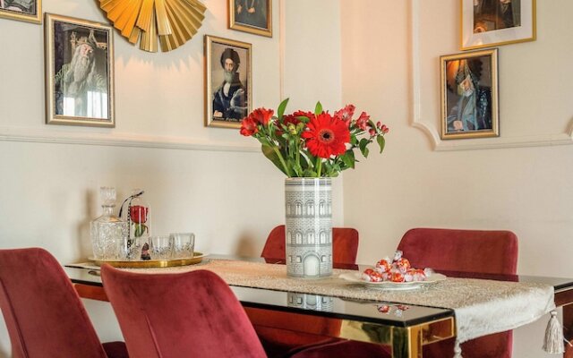 Holt - Gryffindor Tower