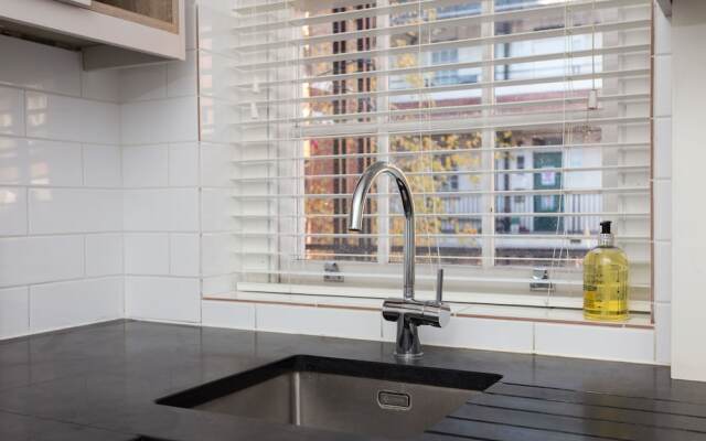 2 Bedroom Flat Sleeps 4 in Pimlico