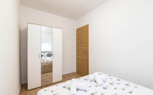 Mihael Holiday House