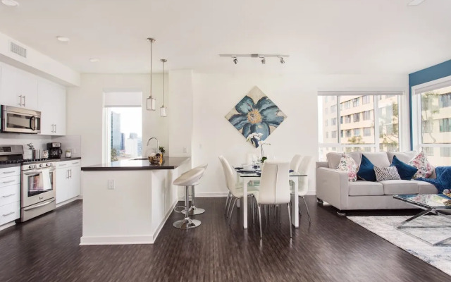 New Downtown LA Luxury Jr. Penthouse