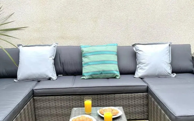 Luna Beach - Luxury Carbis Bay Apartment