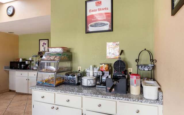 Econo Lodge Belton - Kansas City South