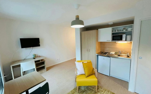 We Live In R - Suite 302