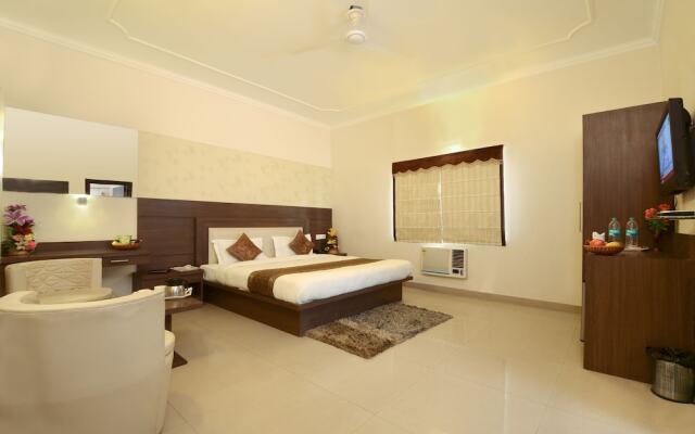 Hotel Maniram Palace