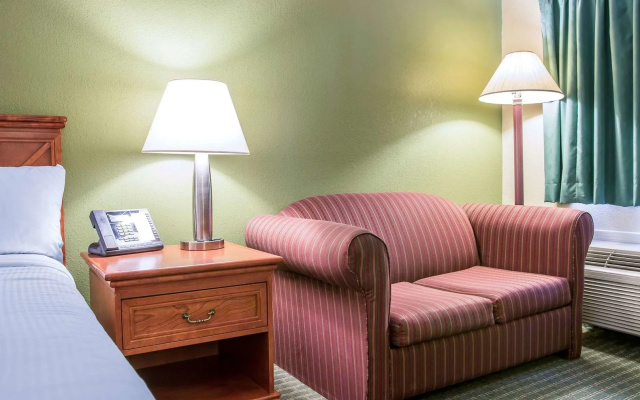 Rodeway Inn Grand Haven