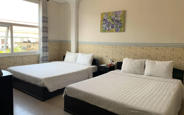 Jade Hotel