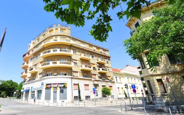 Metropole Luxury Rooms