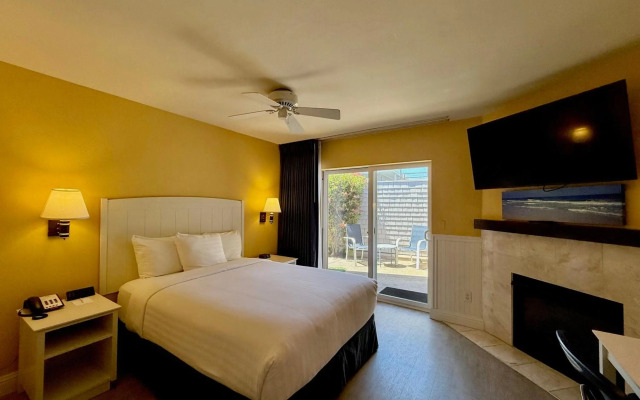 Monterey Bay Lodge