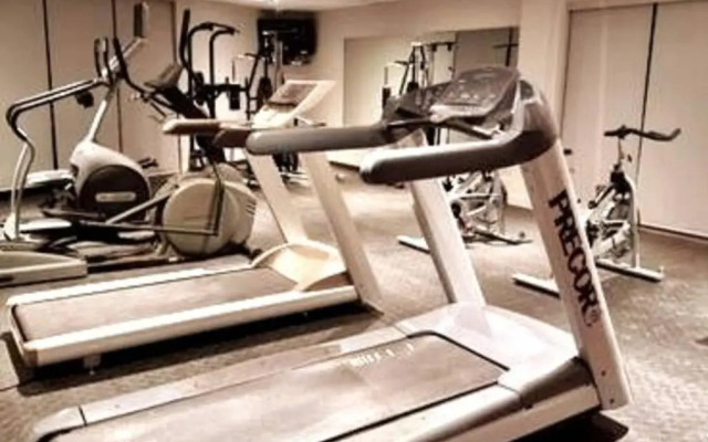 Cozy Spacious 1-BDR Studio #8. FREE Parking