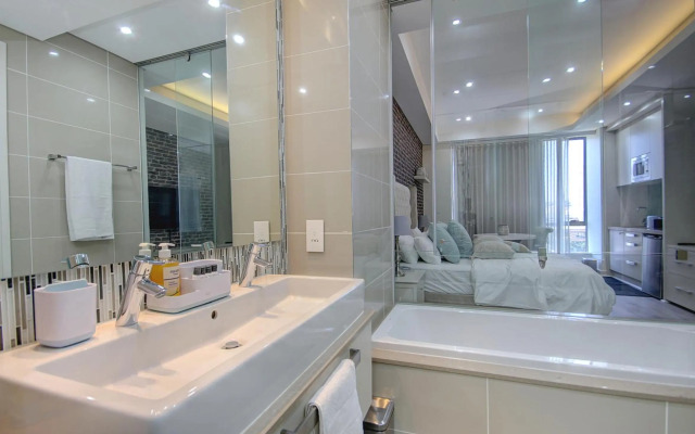 Sandton Skye Unit 702