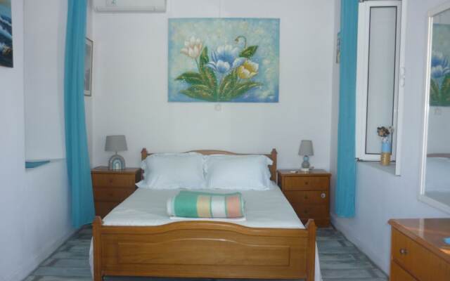 Traditional Villa 7 Mins Drive From Haraki Beach