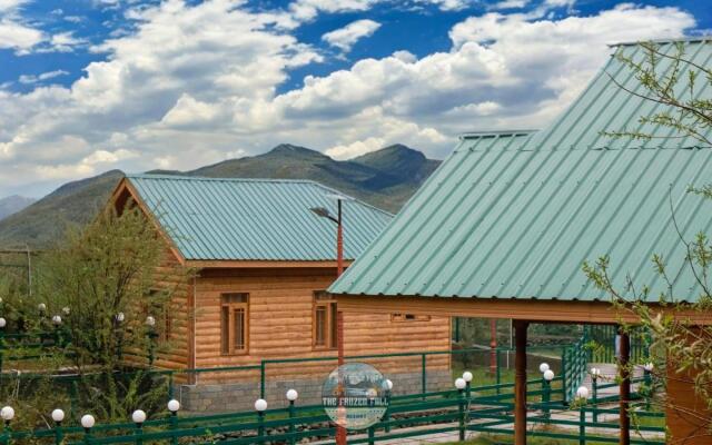 The FrozenFall Resort - Gulmarg