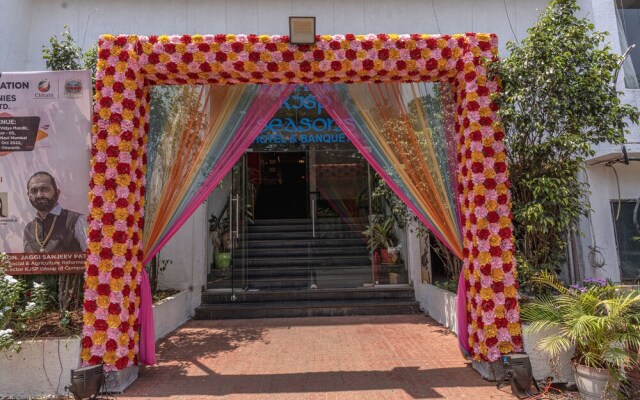 Kjsp Seasons Hotel