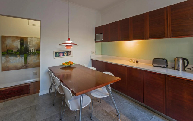 Barry Hall Apartments