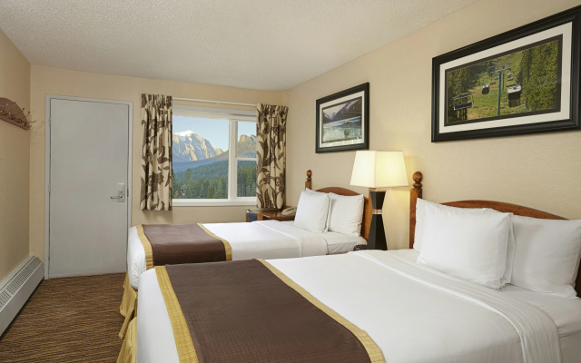 Lake Louise Inn - Image 7
