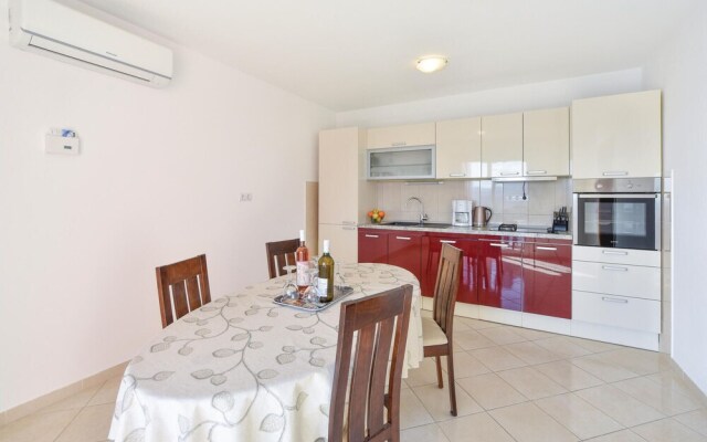 Beautiful Home in Stanici With Wifi and 2 Bedrooms