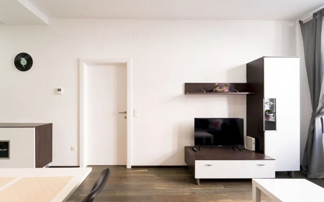 Bright and Charming Apartment Close to the Center