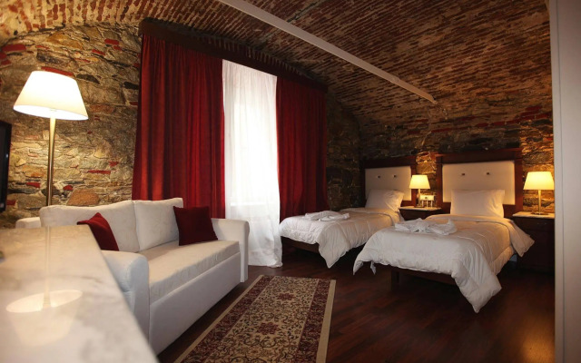 Aktaion Hotel