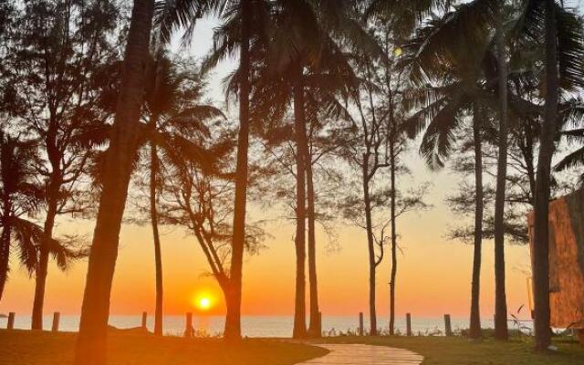 The Postcard on the Arabian Sea