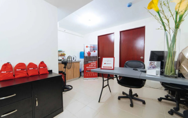 RedDoorz Plus @ Urban Tondo Manila