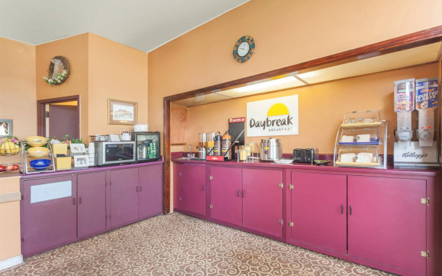 Hotel O Columbia Downtown near I-65