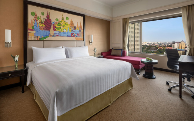 Sule Shangri-La, Yangon