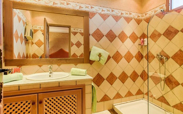 Villa les Oliviers 2 Bedrooms - A Setting of Tranquility