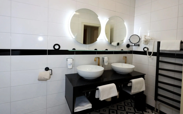 Art Deco WOLKER by ASTORIA  & Medical Spa