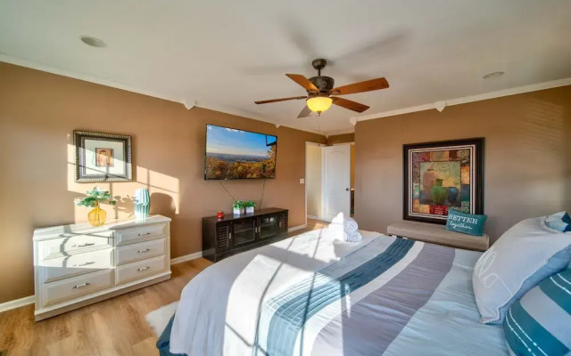 Sunset View 3 BDR Close to Downtown!