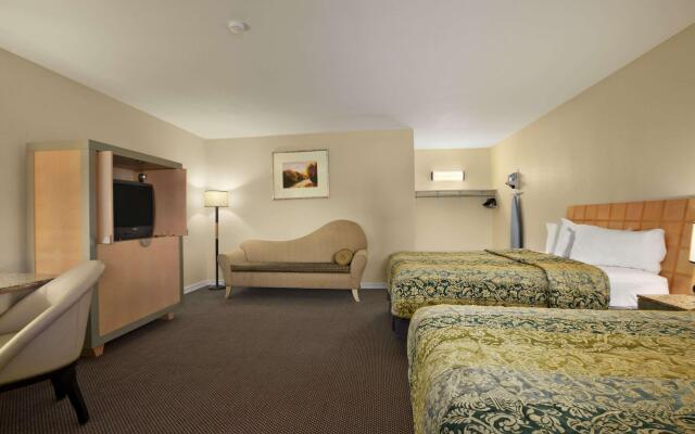 Travelodge by Wyndham Clovis