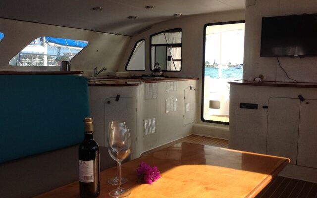 Imagine Yacht Charter