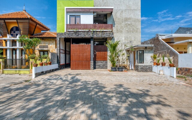 RedDoorz Syariah @ Jl. Cengger Ayam Dalam