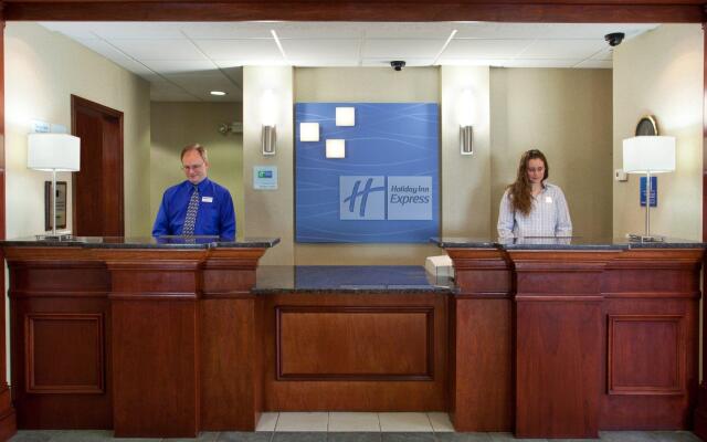 Holiday Inn Express Grove City by IHG