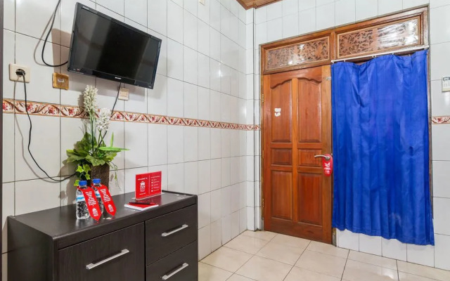 ZEN Rooms Mataram Arjuna 1