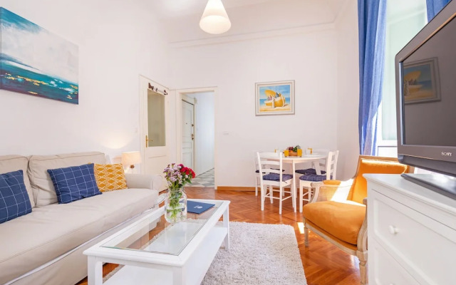 City Buzz Apartment by Irundo