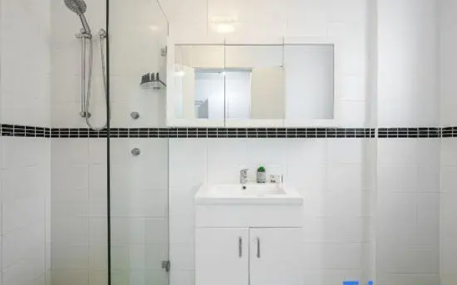 Collaroy 3Br Beach Home with Large Pool