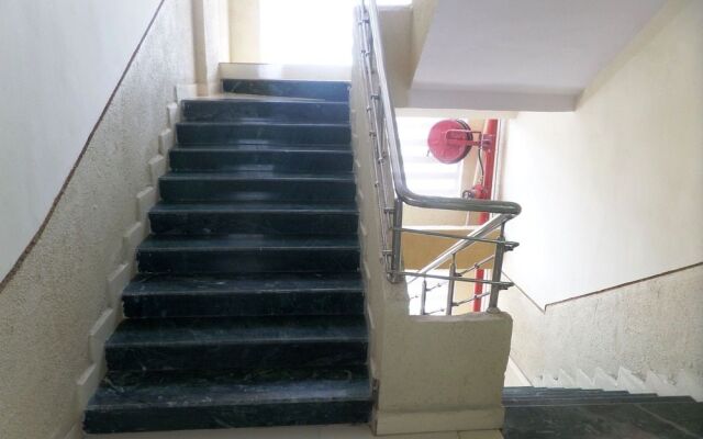 Riya Raj Hotel