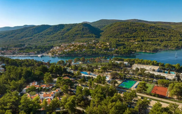 Valamar Amicor Resort