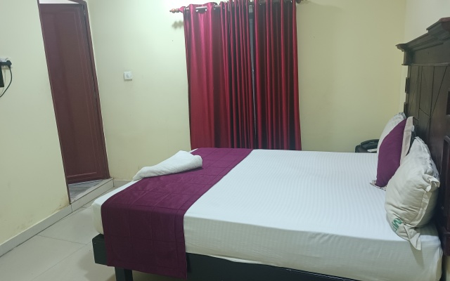 Malabar Plaza Lodge