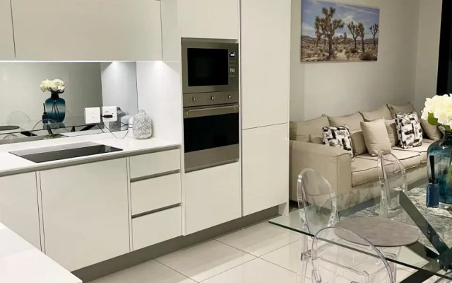 Upmarket unit at Ellipse waterfall country estate