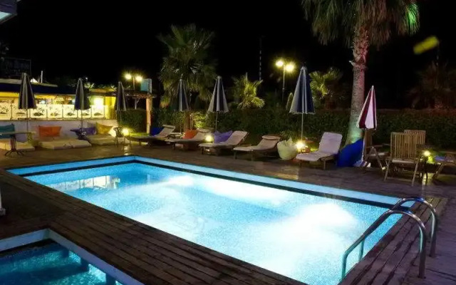 Marin-A Hotel