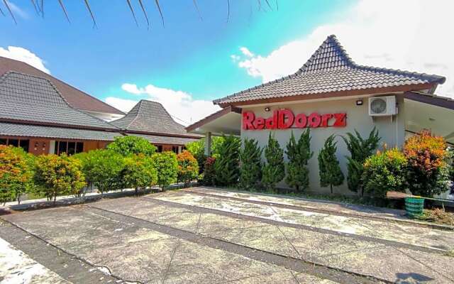 RedDoorz Plus Syariah At Puri Cempaka Prambanan