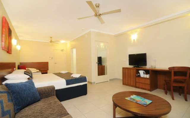 Cairns Queenslander Hotel & Apartments