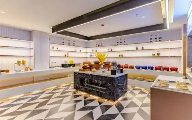 Homeinn Plus Hotel (Huaibei Huaihai East Road Wuyue Plaza)