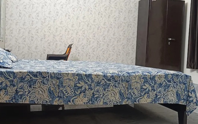 Hariom Home Stay By GRB