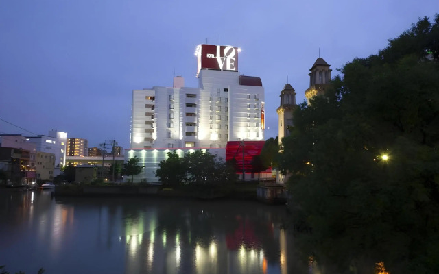 Hotel Love