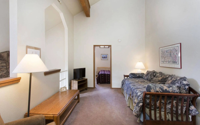 Aspen Creek by 101 Great Escapes