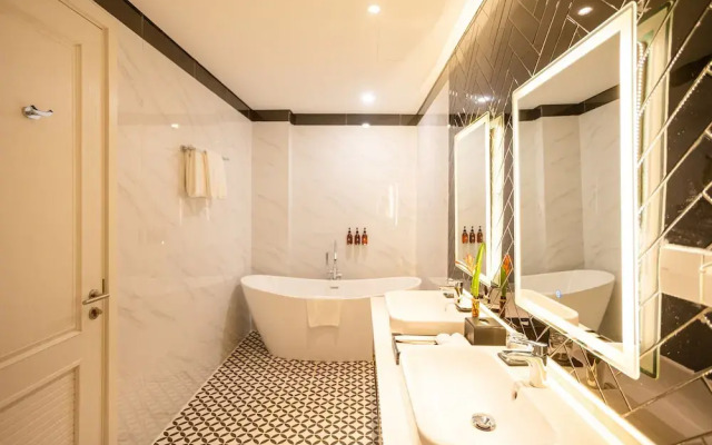 Rex Quang Binh Hotel